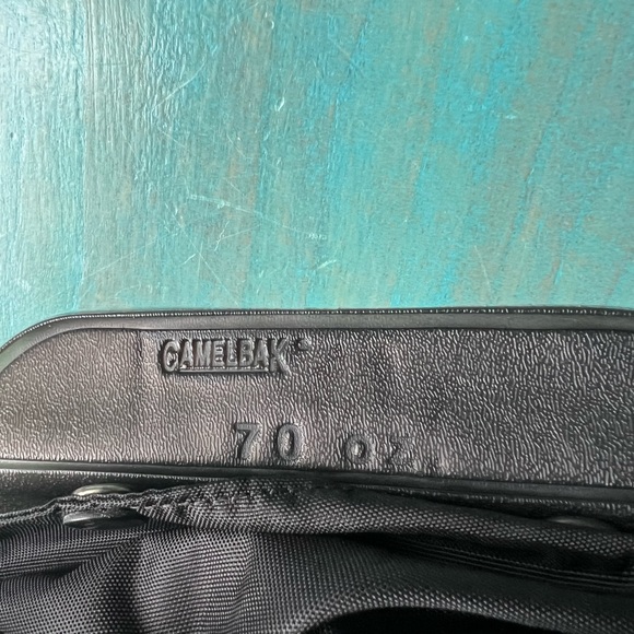 Camelbak Maximum Gear Condura Thermobak 2L 70 oz Insulated Hydration Pack - Picture 8 of 8